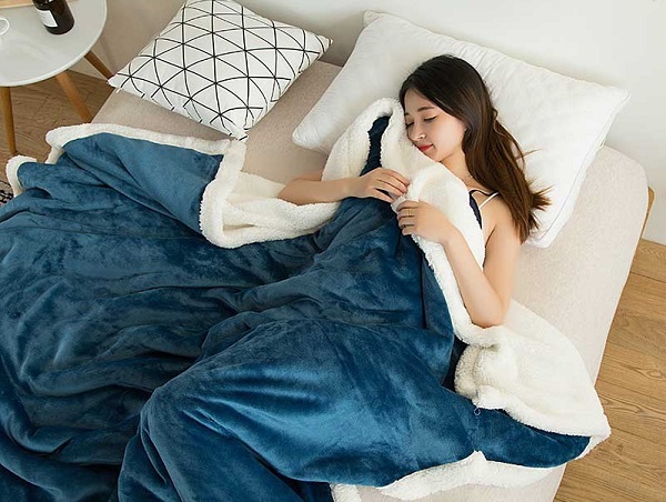 Chăn lông cừu mềm mại và giữ ấm tốt
